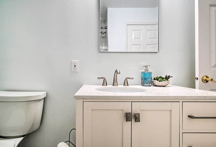 Updated Falmouth Family Home ~ 2 Mi To Beach!