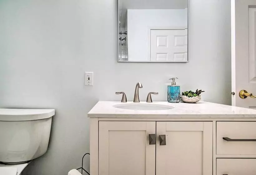 Updated Falmouth Family Home ~ 2 Mi To Beach!