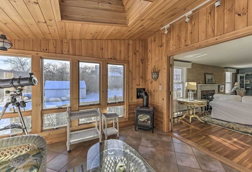 Waterfront Hyannis Gem: Walk To Hyannis Port Beach