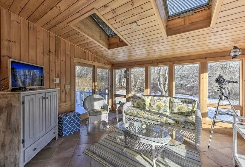 Waterfront Hyannis Gem: Walk To Hyannis Port Beach