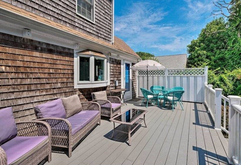 Waterfront Hyannis Gem: Walk To Hyannis Port Beach