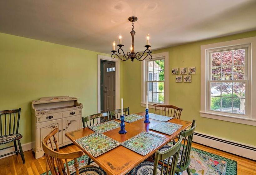 Waterfront Hyannis Gem: Walk To Hyannis Port Beach