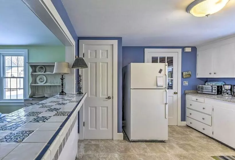 Waterfront Hyannis Gem: Walk To Hyannis Port Beach