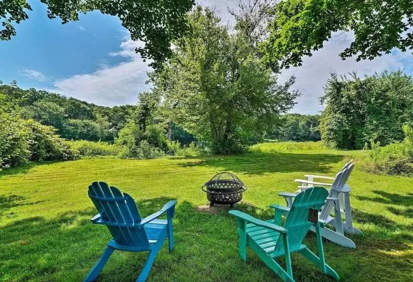 Waterfront Hyannis Gem: Walk To Hyannis Port Beach