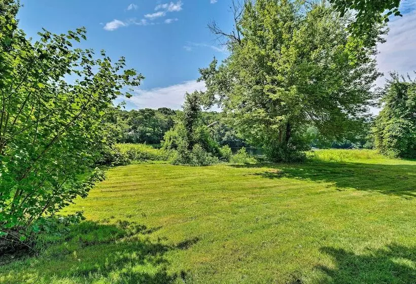 Waterfront Hyannis Gem: Walk To Hyannis Port Beach