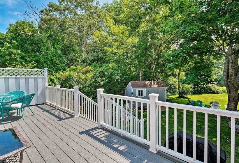 Waterfront Hyannis Gem: Walk To Hyannis Port Beach