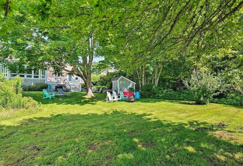 Waterfront Hyannis Gem: Walk To Hyannis Port Beach