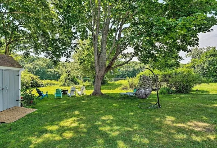 Waterfront Hyannis Gem: Walk To Hyannis Port Beach