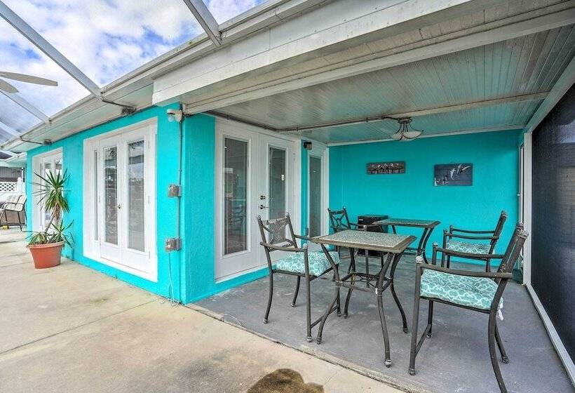 Waterfront Matlacha Home W/ Hot Tub & Grill!