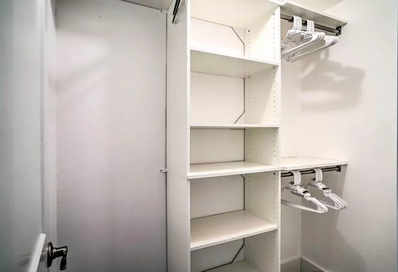 Waterfront Matlacha Home W/ Hot Tub & Grill!