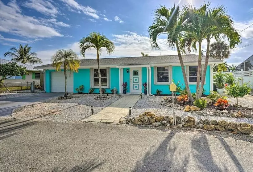 Waterfront Matlacha Home W/ Hot Tub & Grill!