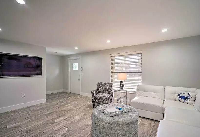 Waterfront Matlacha Home W/ Hot Tub & Grill!