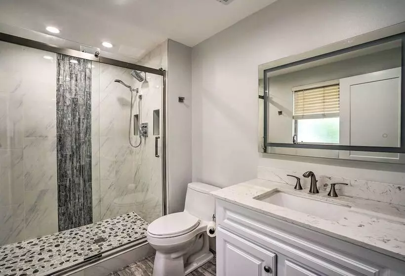 Waterfront Matlacha Home W/ Hot Tub & Grill!