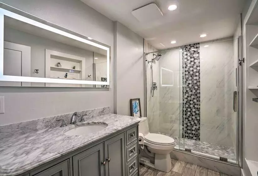 Waterfront Matlacha Home W/ Hot Tub & Grill!