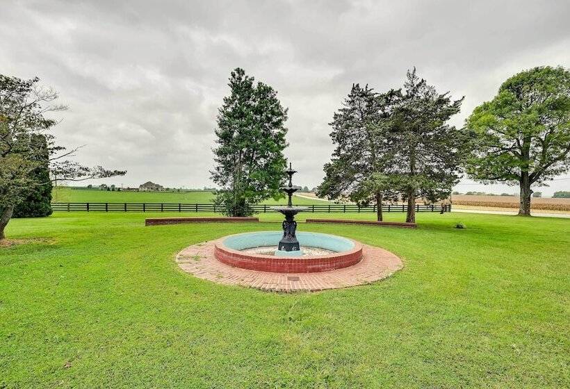 Bowling Green House W/ Shared Pool!