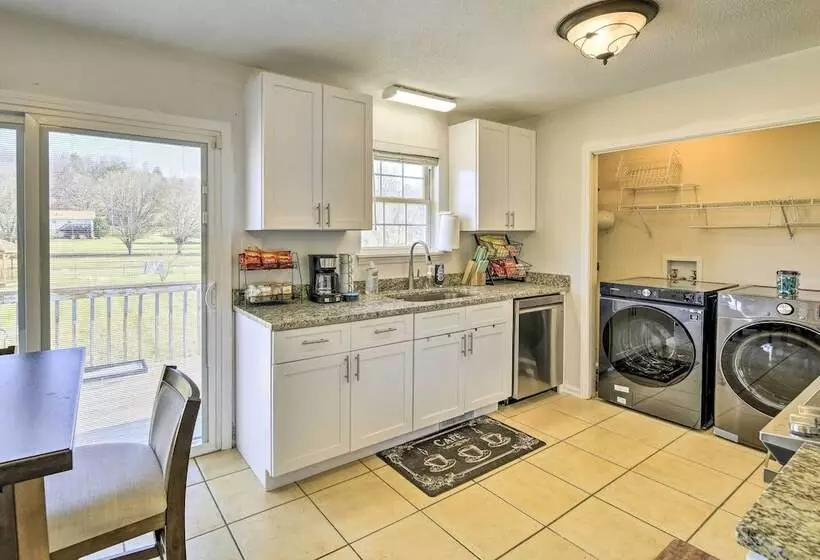 Bristol Home 3 Mi To State Street!