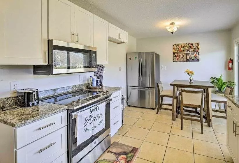 Bristol Home 3 Mi To State Street!