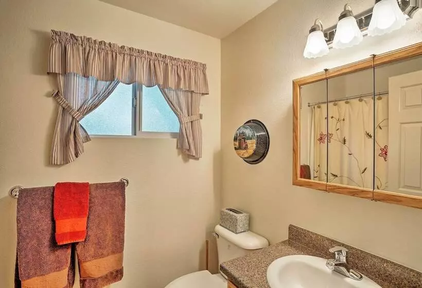 Cabin W/ Backyard Space   1/2 Mi To Trinity Lake!