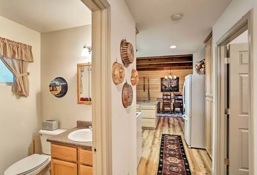 Cabin W/ Backyard Space   1/2 Mi To Trinity Lake!