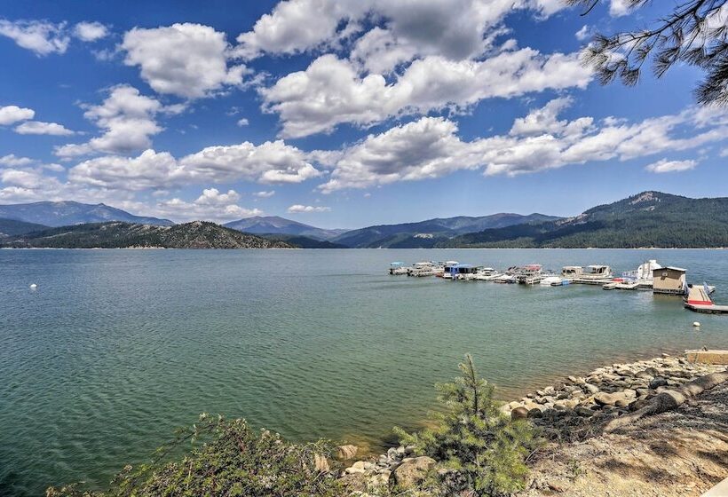 Cabin W/ Backyard Space 1/2 Mi To Trinity Lake!