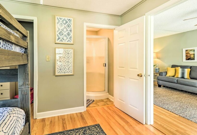 Charming Home W/ Porch: Walk To Greers Ferry Lake!