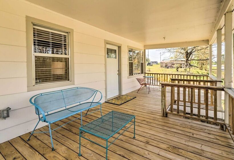 Charming Home W/ Porch: Walk To Greers Ferry Lake!