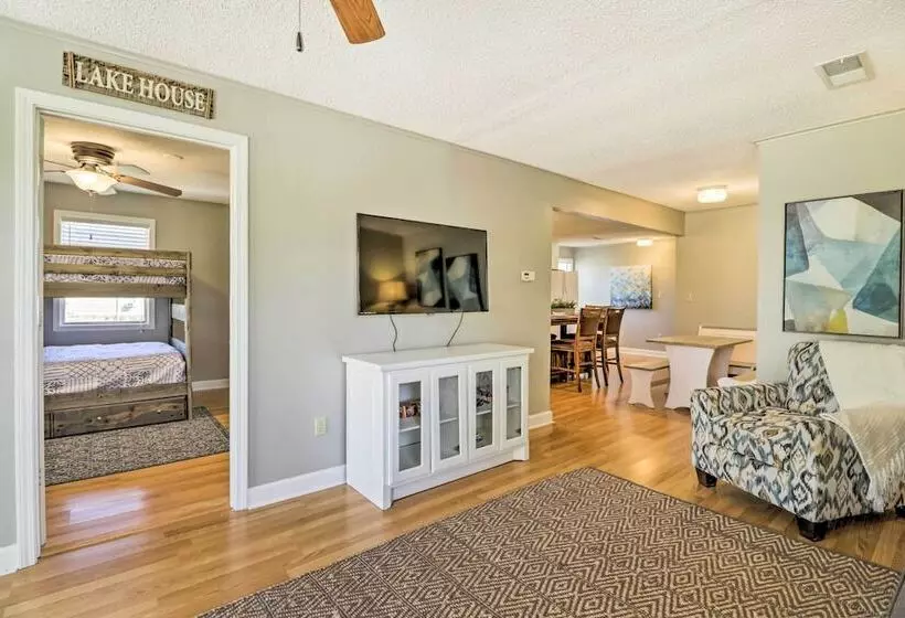 Charming Home W/ Porch: Walk To Greers Ferry Lake!
