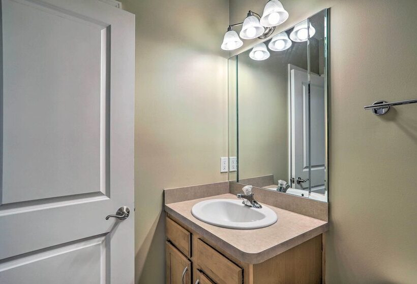 ~ 2 Mi To Downtown Cozy Cleveland Unit