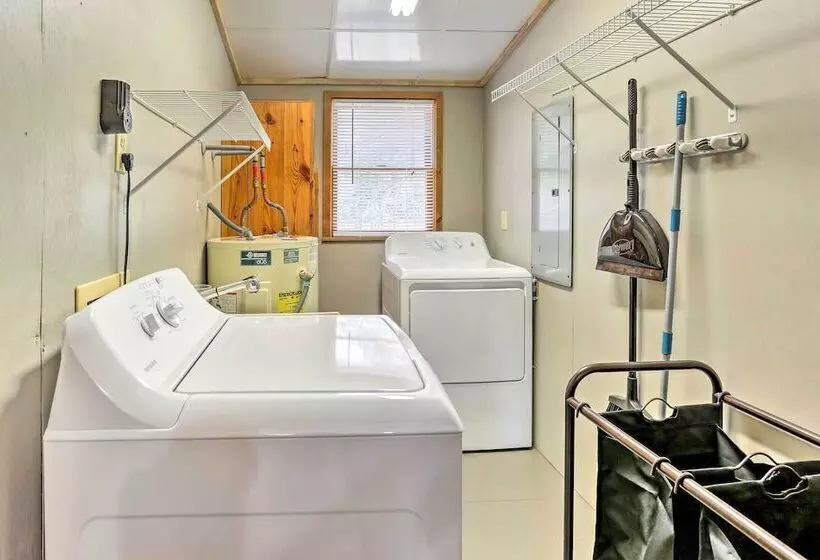 Cozy Hatteras Island Abode ~ 1 Mi To Frisco Beach!