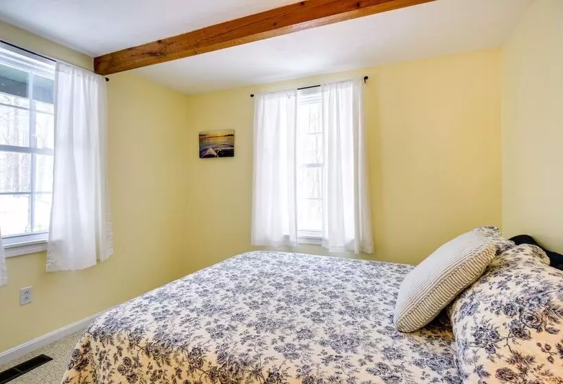 Cozy Tuftonboro Home W/ Deck   Walk To Beaches!