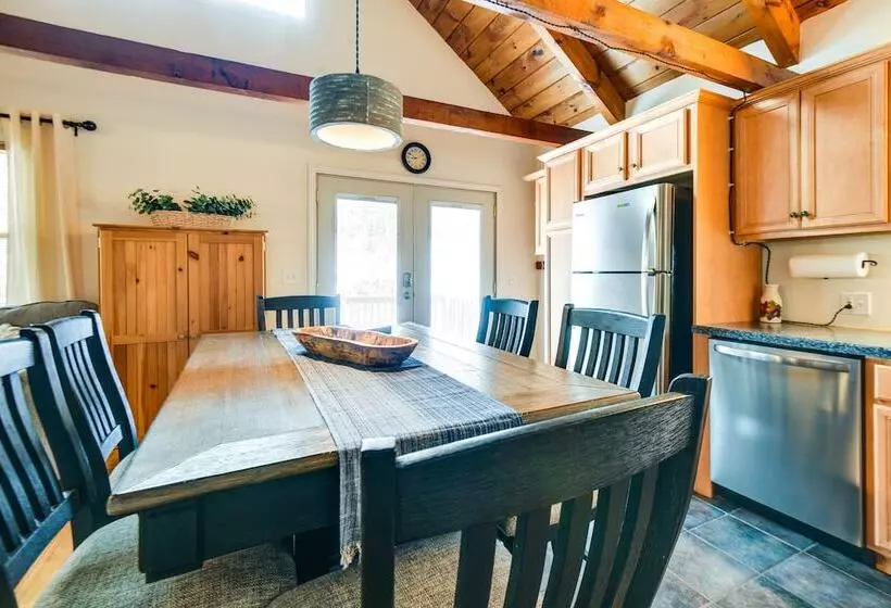 Cozy Tuftonboro Home W/ Deck   Walk To Beaches!