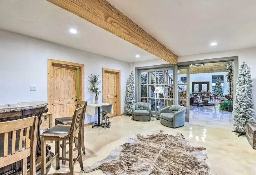 Banquet Hall & Pool: Expansive Forestburg Ranch!