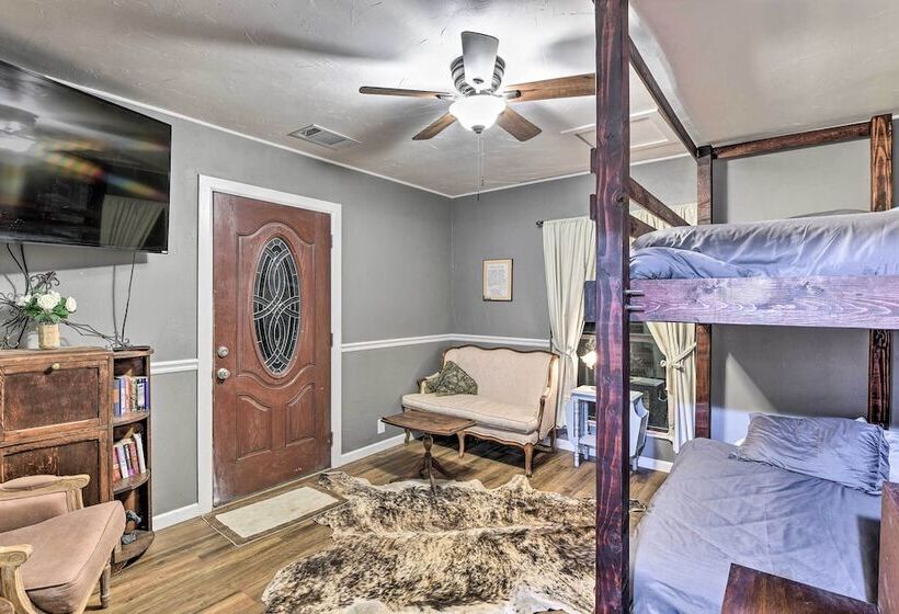 Banquet Hall & Pool: Expansive Forestburg Ranch!