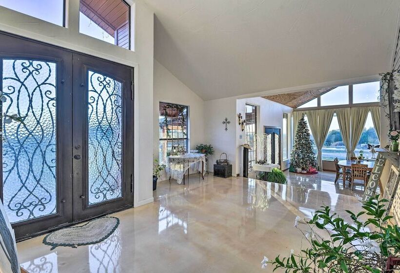 Banquet Hall & Pool: Expansive Forestburg Ranch!