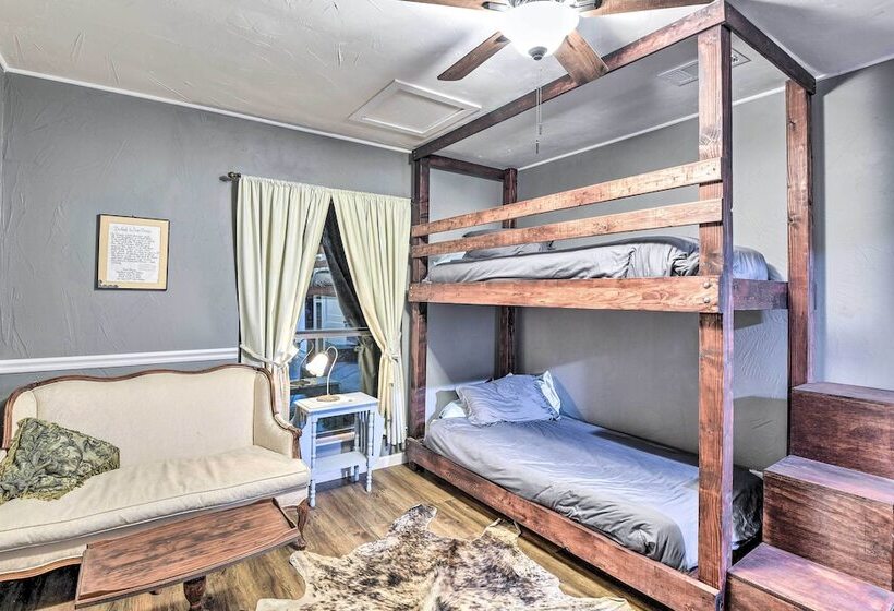 Banquet Hall & Pool: Expansive Forestburg Ranch!