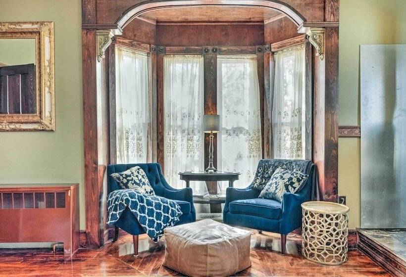 Downtown Lancaster French Victorian Gem!