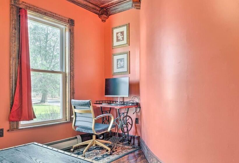 Downtown Lancaster French Victorian Gem!