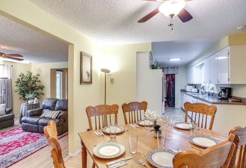 10 Mi To Silverwood: Secluded Getaway!