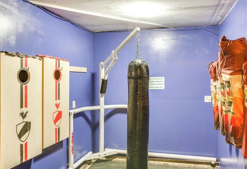 10 Mi To Silverwood: Secluded Getaway!