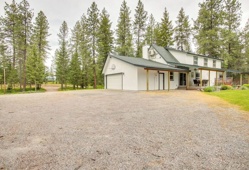 10 Mi To Silverwood: Secluded Getaway!