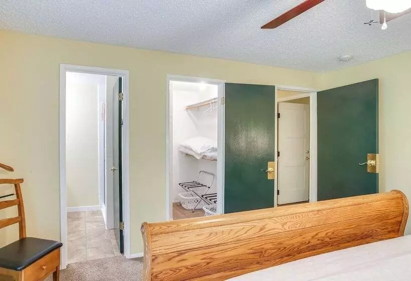 10 Mi To Silverwood: Secluded Getaway!