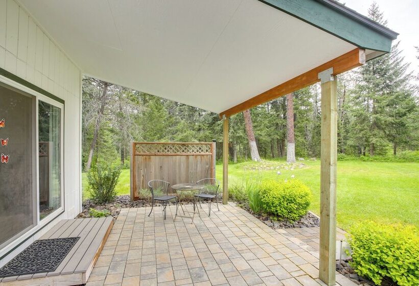 10 Mi To Silverwood: Secluded Getaway!