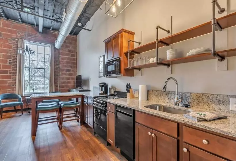 هتل The Brewer S Lofts Above Grand Strand Brewing