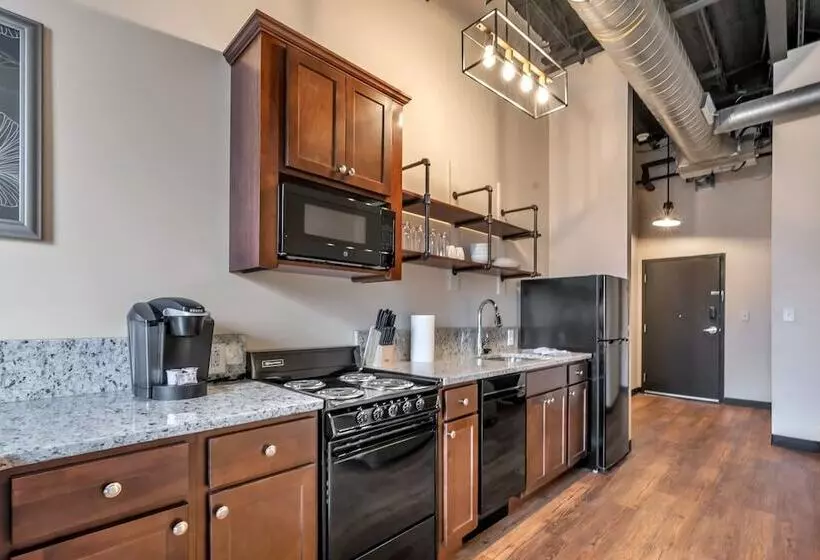 هتل The Brewer S Lofts Above Grand Strand Brewing