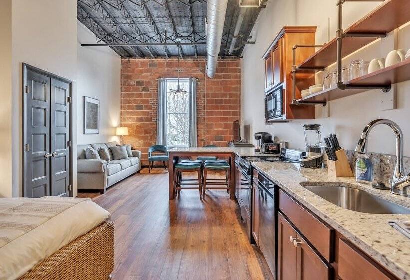 בית מלון כפרי The Brewer S Lofts Above Grand Strand Brewing