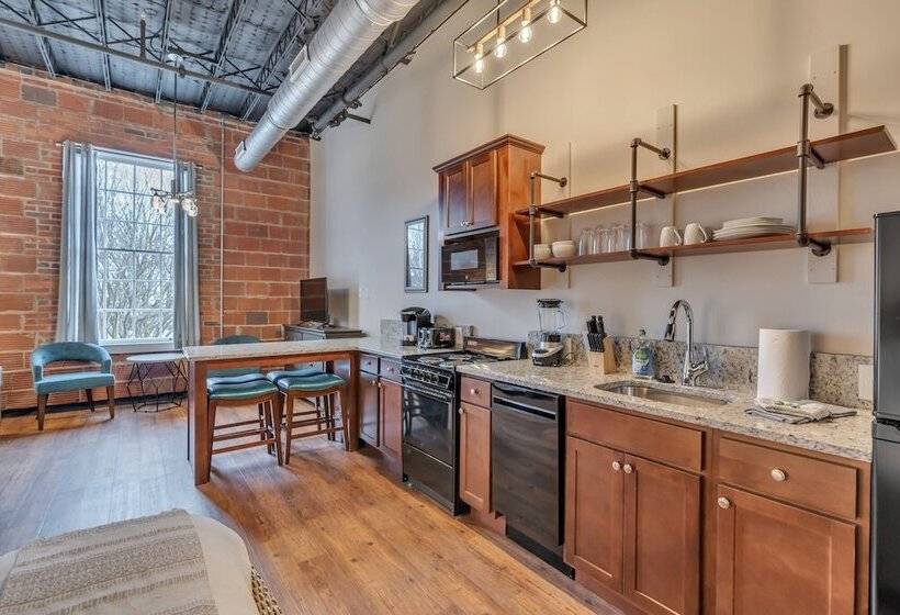 בית מלון כפרי The Brewer S Lofts Above Grand Strand Brewing