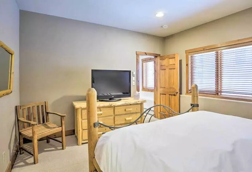 House W/ Hot Tub & Ac   Shuttle To Skiing!