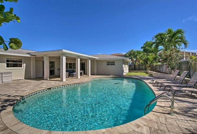 Coastal Getaway W/ Heated Pool: Walk To Beach!