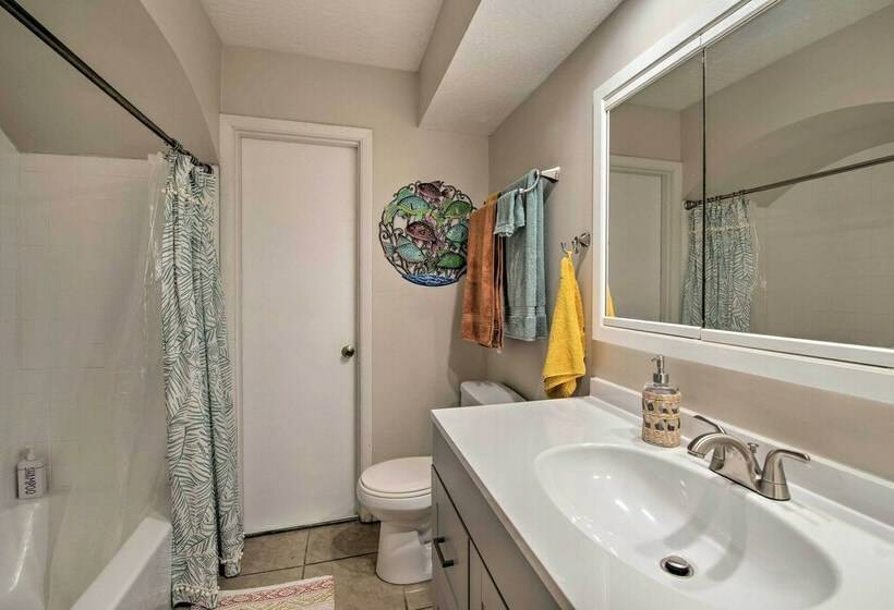 Coastal Getaway W/ Heated Pool: Walk To Beach!