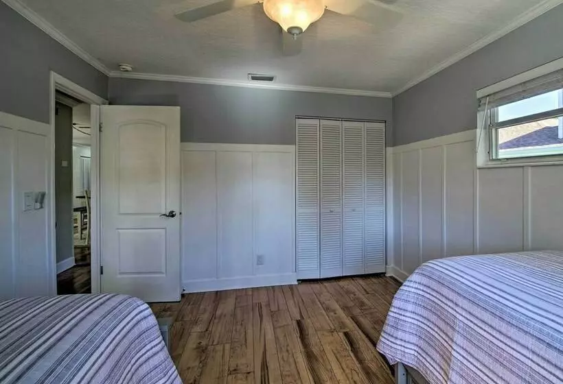 Coastal Getaway W/ Heated Pool: Walk To Beach!